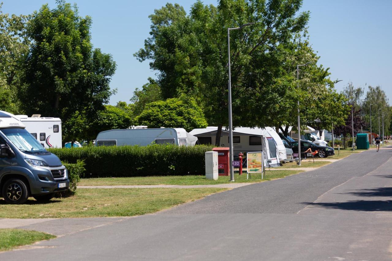 Aranypart Camping & Apartments Siofok Dış mekan fotoğraf